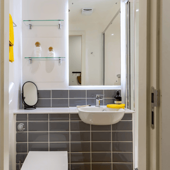 Standard Plus En Suite - Image 4